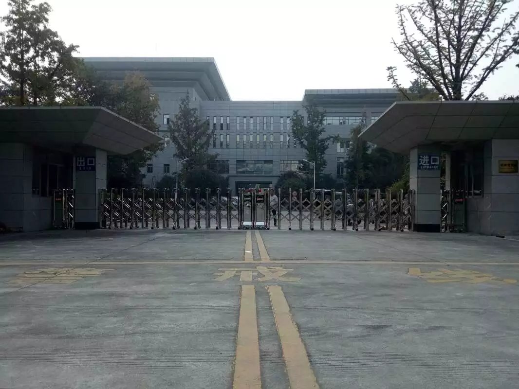 陆川县陆川县四川消防总队伸缩门